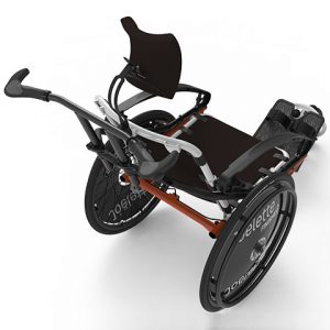 Top view of the Joelette Finisher 3D Slider - Adjustable single-ski attachment for all-terrain wheelchairs, allowing for snow sports participation.